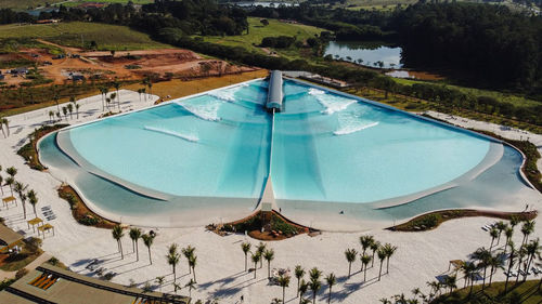 Piscina a onde - Wavegarden Cove  - Wavegarden