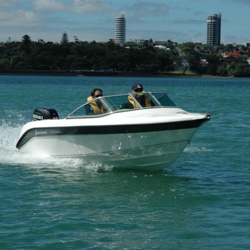 Runabout fuoribordo - 440 ESPRITE XL - Buccaneer - con dual console / da sci nautico / max. 4 persone