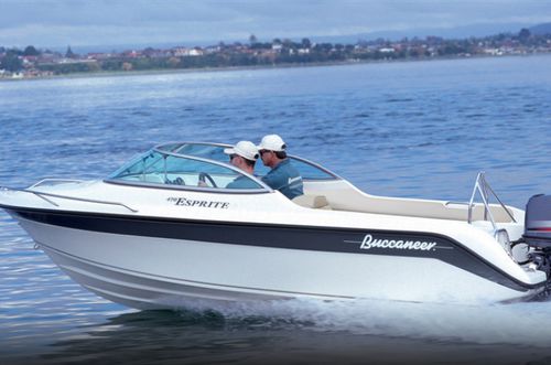 Runabout fuoribordo - 470 ESPRITE XL - Buccaneer - con dual console / da sci nautico / max. 5 persone
