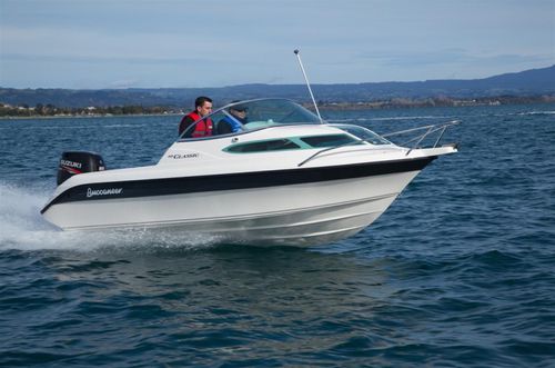 Cabin-cruiser fuoribordo - 495 CLASSIC XL - Buccaneer - open / con console laterale / max. 4 persone