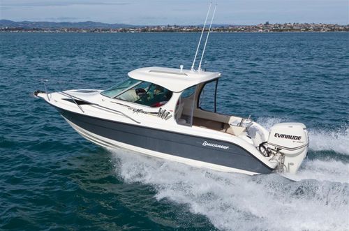 Cabin-cruiser fuoribordo - 635 EXESS XL - Buccaneer - hard-top / con cockpit chiuso / da pesca sportiva