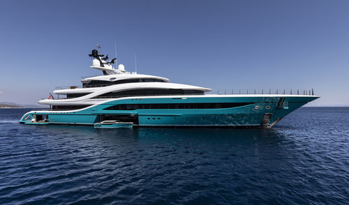 Mega-yacht da crociera - GO - TURQUOISE YACHTS - raised pilothouse / con 9 cabine / in acciaio