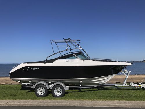 Day cruiser fuoribordo - Hustler 620 - Seanymph Boats - open / bow-rider / da pesca sportiva