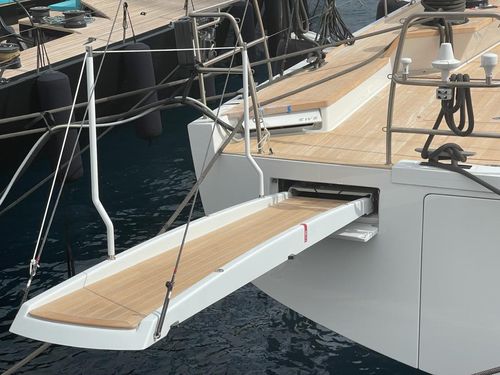 Passerella per yacht - D1.5 - CARBON EQUIPMENT ltd - a scomparsa / manuale / in carbonio