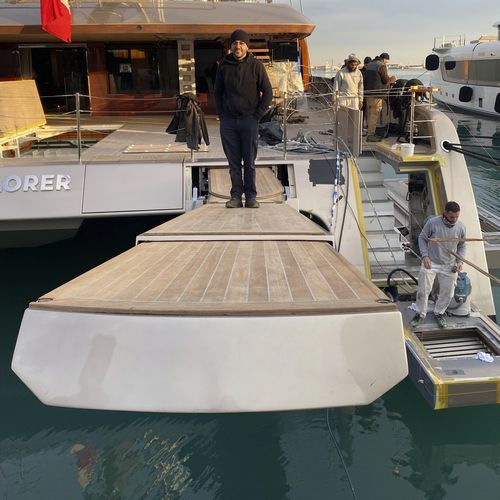 Passerella per yacht - D3 - CARBON EQUIPMENT ltd - telescopica / idraulica / in carbonio