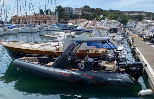 Gommone fuoribordo - 700 - AQUASPIRIT - RIB / con carena a gradino / con console centrale