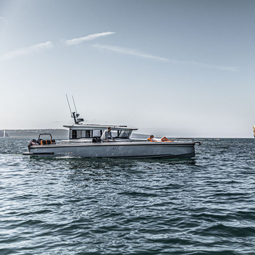 Cabinato fuoribordo - Shadow 900 XC Cross - Brabus Marine - bimotore / con cabina di pilotaggio / da crociera rapida