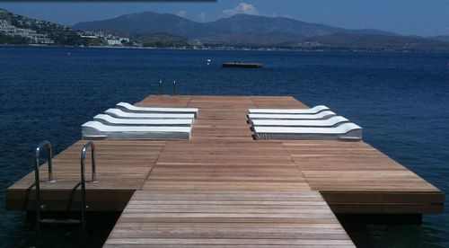 Piattaforma galleggiante - ASAKUA AQUACULTURE & MARINE EQUIPMENTS - per marina / modulare / in teak
