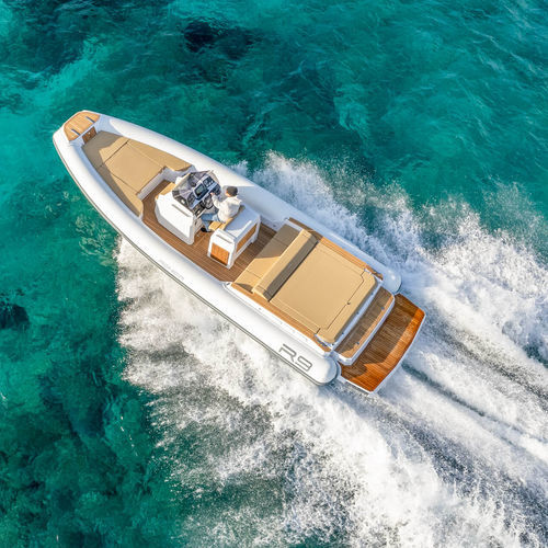 Gommone entrobordo - R9 EFB - RENIER - semirigido / con console centrale / max. 14 persone