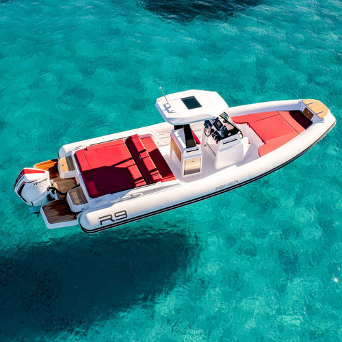 Gommone fuoribordo - R9 FB - RENIER - semirigido / con console centrale / max. 14 persone