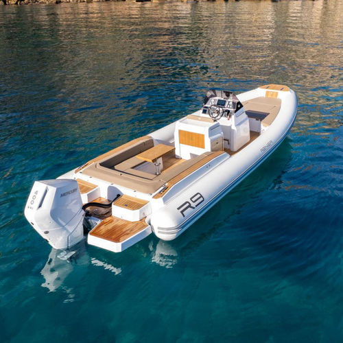 Gommone fuoribordo - R9 TOURER - RENIER - semirigido / con console centrale / max. 14 persone