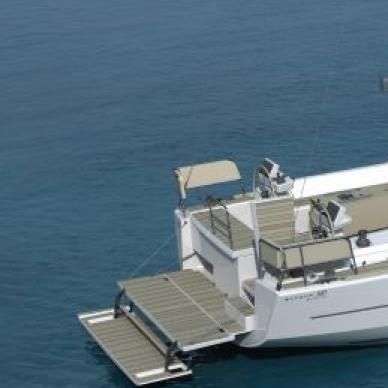 Piattaforma con motore elettrico - NOVAL - retrattile / per sailing yacht / in teak