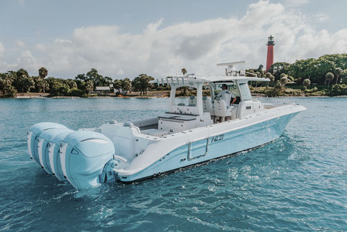 Cabinato multiscafo - 42' LUJO - HCB Yachts - fuoribordo / quadrimotore / open