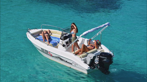 Barca open fuoribordo - 53 S Enica - Cantiere Nautica Trimarchi Srl - con console centrale / max. 6 persone / con prendisole