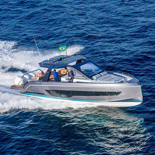 Cabinato fuoribordo - V44 - Schaefer Yachts - trimotore / hard-top / max. 14 persone