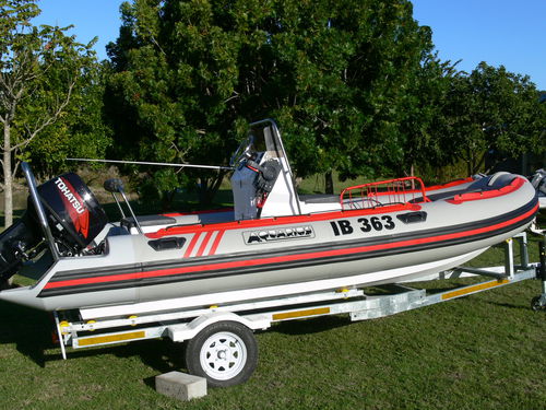 Gommone fuoribordo - 5.5m - Aquarius Inflatables - bimotore / con console centrale / open
