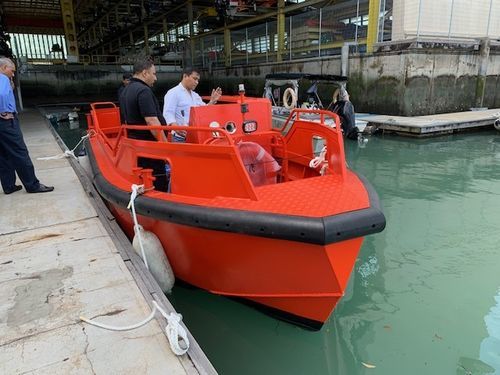 Barca professionale mini rimorchiatore - Centurion 24 - Five Aluminium Boat and Engineering Pte Ltd - entrobordo / diesel / in alluminio