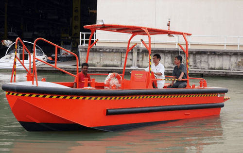 Barca professionale barca di supporto per immersioni - Centurion 26 - Five Aluminium Boat and Engineering Pte Ltd - entrobordo / diesel / in alluminio