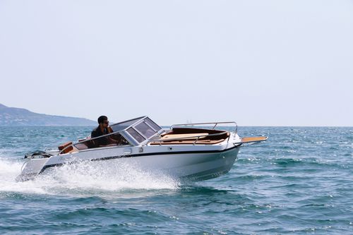 Runabout fuoribordo - Wave e-550 - Magonis Boats  - elettrico / bow-rider / max. 6 persone