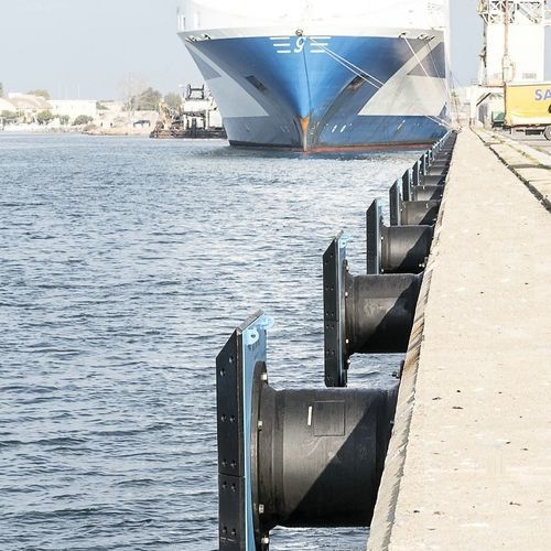 Parabordo per nave - DCE series - Jerryborg Marine Machinery Co., Ltd - per pontile / nero / a cellule chiuse