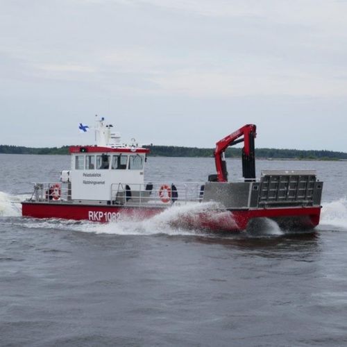 Barca professionale motobarcapompa - 1620 OSR - Kewatec - barca per il recupero di idrocarburi / catamarano / fuoribordo