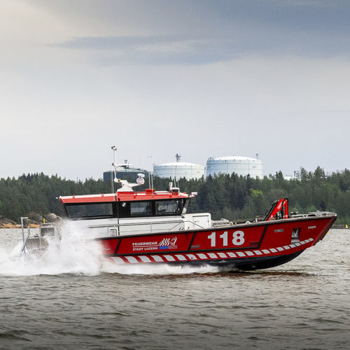 Barca professionale barca di salvataggio - FiFi 1400 - Oy Kewatec Aluboat AB - motobarcapompa / entrofuoribordo