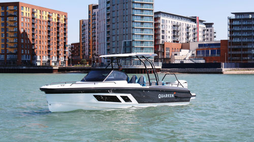 Barca open fuoribordo - 27 T-Top V2 Onyx - QUARKEN Boats - con console centrale / da sci nautico / max. 9 persone