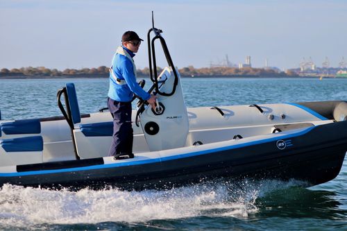Gommone entrobordo - RS Electric Boats Ltd. - elettrico / RIB / con console centrale