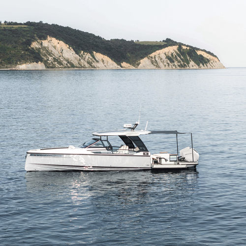 Cabinato fuoribordo - 320 GTO - Saxdor Yachts Oy - bimotore / open / con console centrale