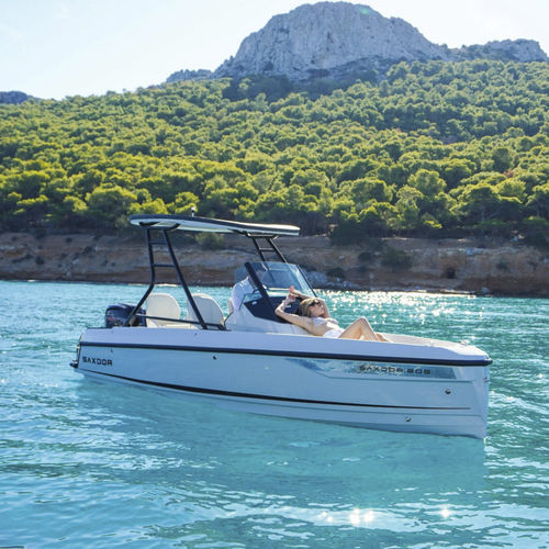 Barca open fuoribordo - 205 - Saxdor Yachts Oy - con carena a gradino / con console centrale / max. 6 persone