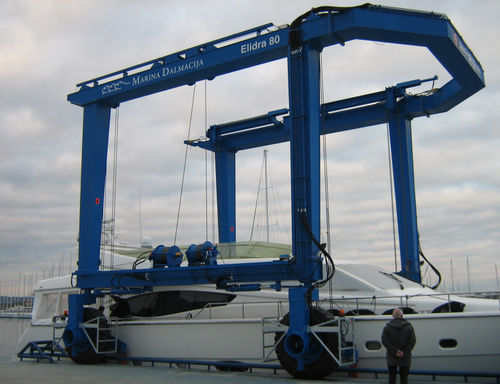 Travel lift controllato a distanza - 80V - Eden Tech Srl - a ruote indipendenti / quattro ruote motrici / sterzatura Ackermann