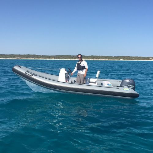 Gommone fuoribordo - CAVO AVA 480 - AVA Marine - semirigido / con console centrale / open