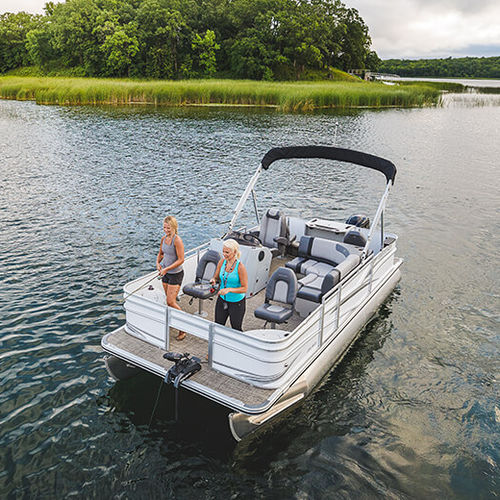Pontoon boat fuoribordo - 220 RALLY - Crestliner - da sci nautico / da pesca sportiva / in alluminio