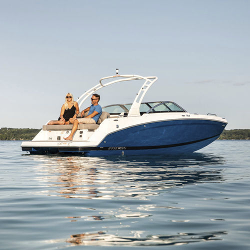 Deck boat entrobordo - HD3 - Four Winns - open / con dual console / bow-rider