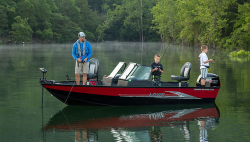 Bass boat fuoribordo - FM 1775 WT - Lowe - con dual console / open / da pesca sportiva