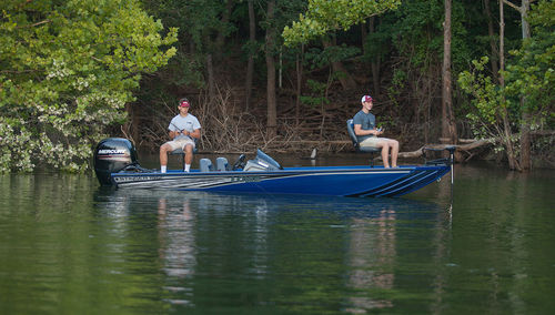 Bass boat fuoribordo - Stinger 195C - Lowe - con console laterale / open / da pesca sportiva
