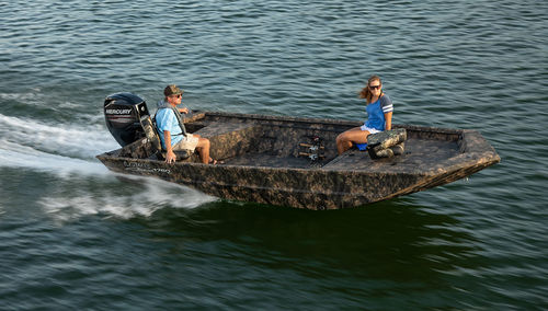 Jon boat fuoribordo - Roughneck 1760 Deluxe Tiller - Lowe - con console laterale / open / da pesca sportiva