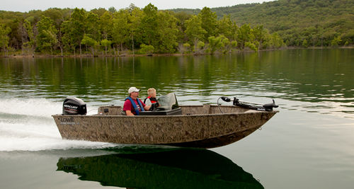 Bass boat fuoribordo - FM 165 PRO SC POLY CAMO - Lowe - con console laterale / da pesca sportiva