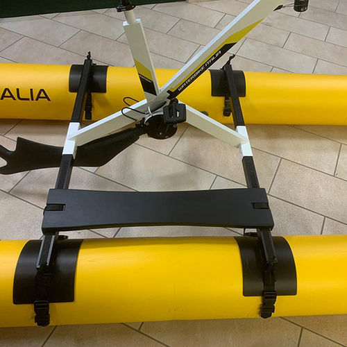 Poggiapiedi - Footrest platform. - WATERBIKE ITALIA