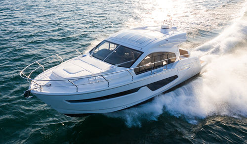 Cabinato entrobordo - C42 - Sessa Marine - bimotore / con scafo planante / hard-top