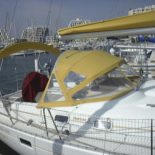 Capote di tuga per barca a vela - Oceanis 381 - KAPELL ANNAT - per cabina di pilotaggio / con struttura in acciaio inossidabile / gialla