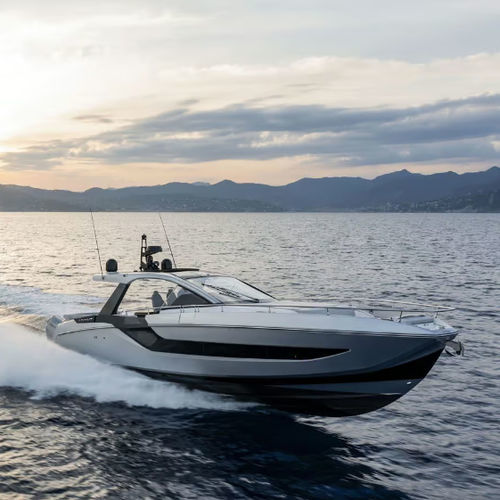 Cabinato fuoribordo - VERVE 48 - Azimut - trimotore / open / con dual console