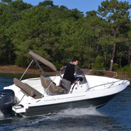 Day cruiser fuoribordo - Cap-Ferret 572 - B2 marine - open / con console centrale / con prendisole