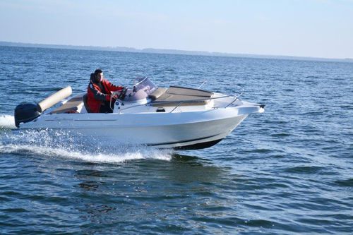 Walkaround fuoribordo - Cap-Ferret 572 - B2 marine - con console centrale / con cabina / con prendisole