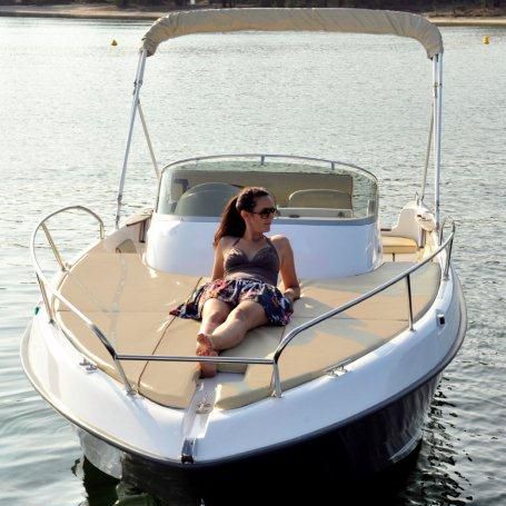 Day cruiser fuoribordo - Cap-Ferret 672 - B2 marine - open / con console centrale / max. 6 persone