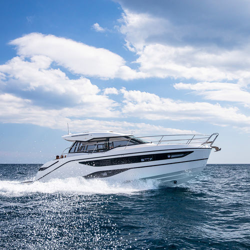 Cabinato entrobordo - SR36 - BAVARIA YACHT - bimotore / hard-top / con 2 cabine
