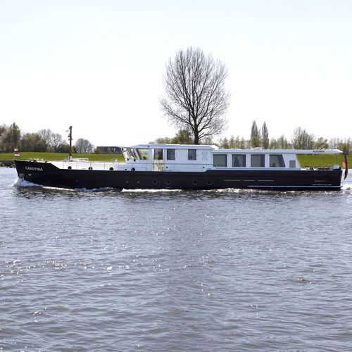 Cabinato entrobordo - Altena Yachting - con cabina di pilotaggio / fluviale