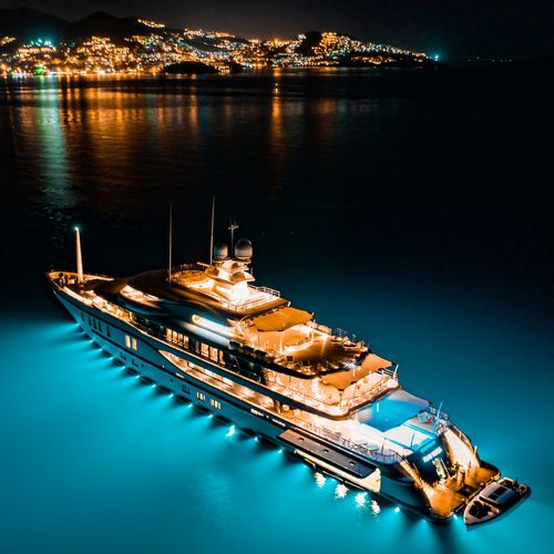 Mega-yacht da crociera - PLVS VLTRA - Amels - con cabina di pilotaggio / con piscina / su misura