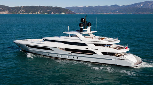 Mega-yacht da crociera - ONLY ONE - Baglietto spa - con cabina di pilotaggio / con 5 cabine / in acciaio