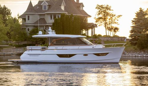 Cabinato entrobordo - SET FREE - Burger Boat Company - bimotore / hard-top / in alluminio